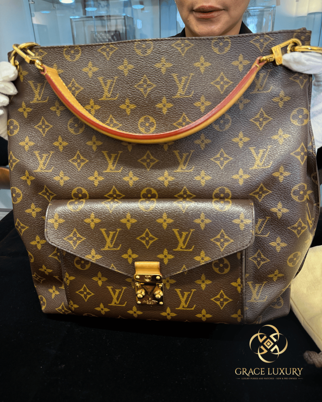 Louis Vuitton Hobo Metis Monogram