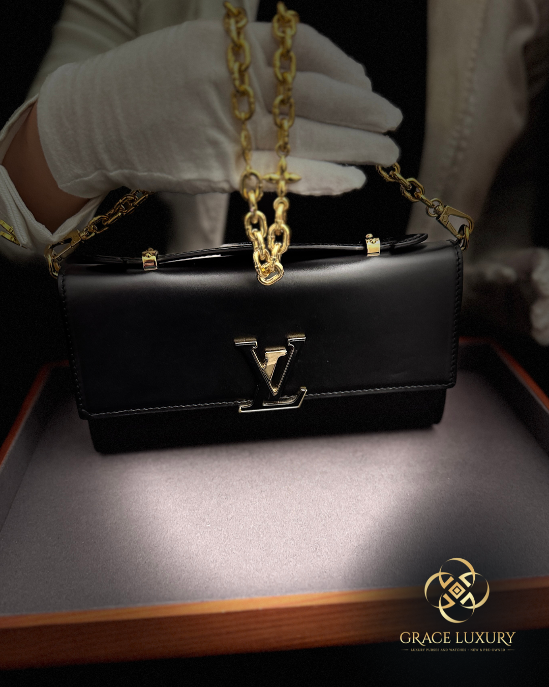 Louis Vuitton Wallet Chain Capucines Leather